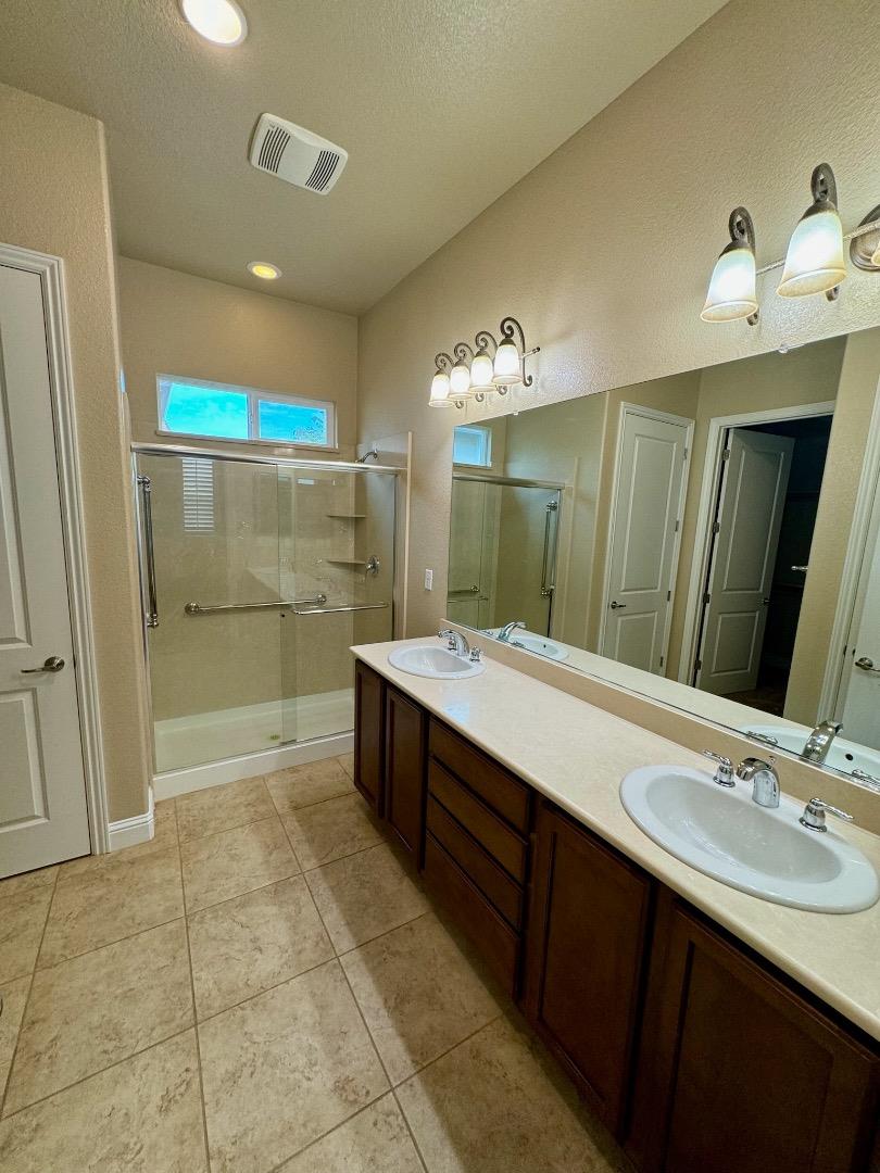 Detail Gallery Image 10 of 32 For 2064 Arlington Dr, Roseville,  CA 95747 - 3 Beds | 2 Baths