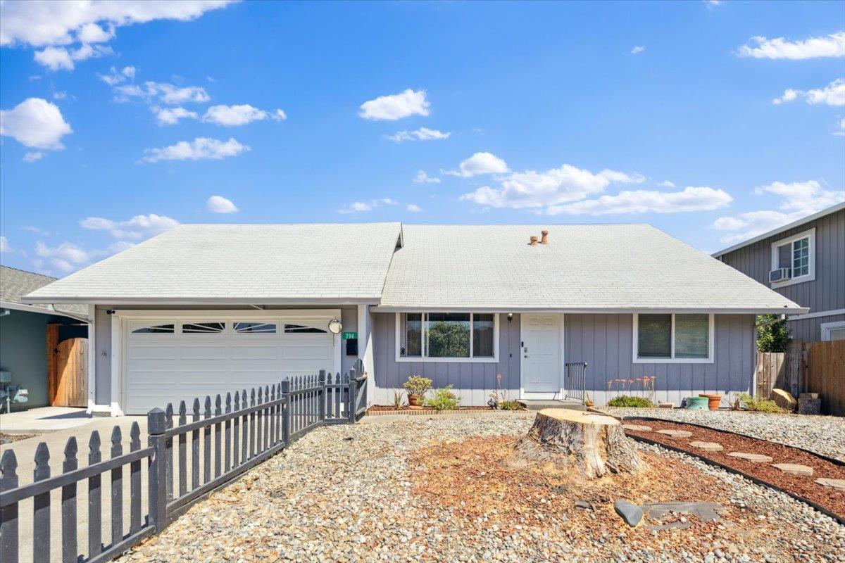 Detail Gallery Image 1 of 1 For 794 Lombard Way, Rohnert Park,  CA 94928 - 4 Beds | 2 Baths