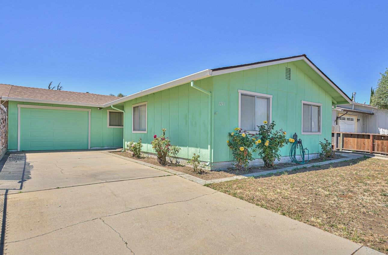 Detail Gallery Image 1 of 1 For 1241 Nogal Dr, Salinas,  CA 93905 - 4 Beds | 2 Baths