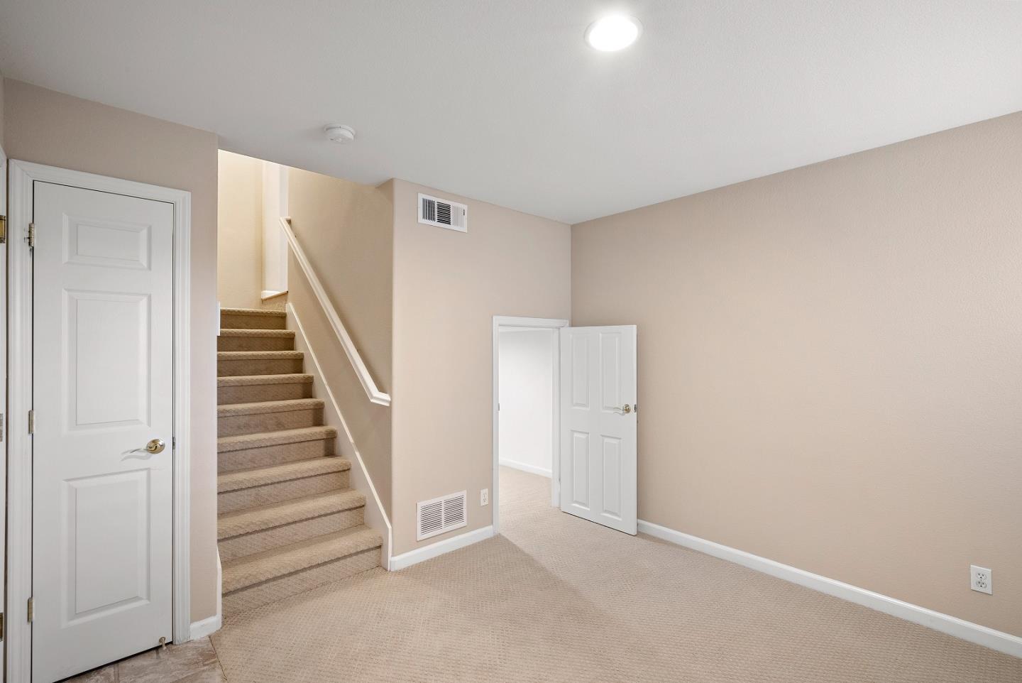 Detail Gallery Image 32 of 36 For 1687 Salamoni Ct, San Jose,  CA 95133 - 3 Beds | 2/1 Baths