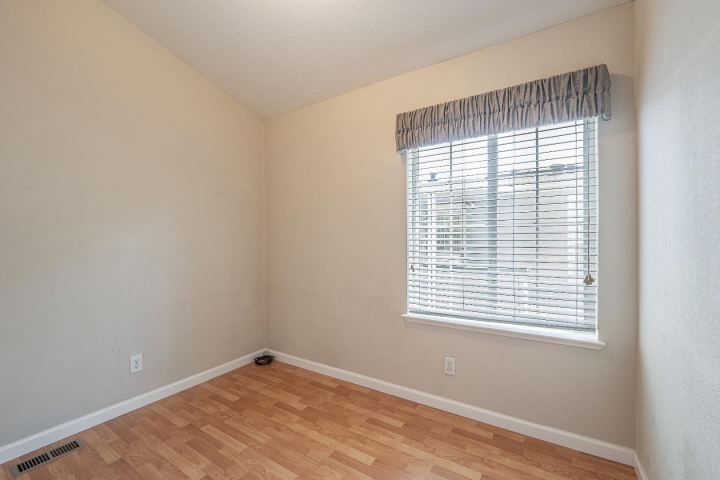 Detail Gallery Image 26 of 34 For 575 San Pedro Ave #10,  Morgan Hill,  CA 95037 - 3 Beds | 2 Baths