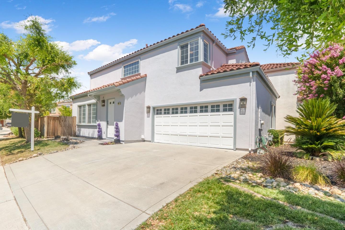 Detail Gallery Image 1 of 1 For 985 White Cloud Dr, Morgan Hill,  CA 95037 - 3 Beds | 2/1 Baths