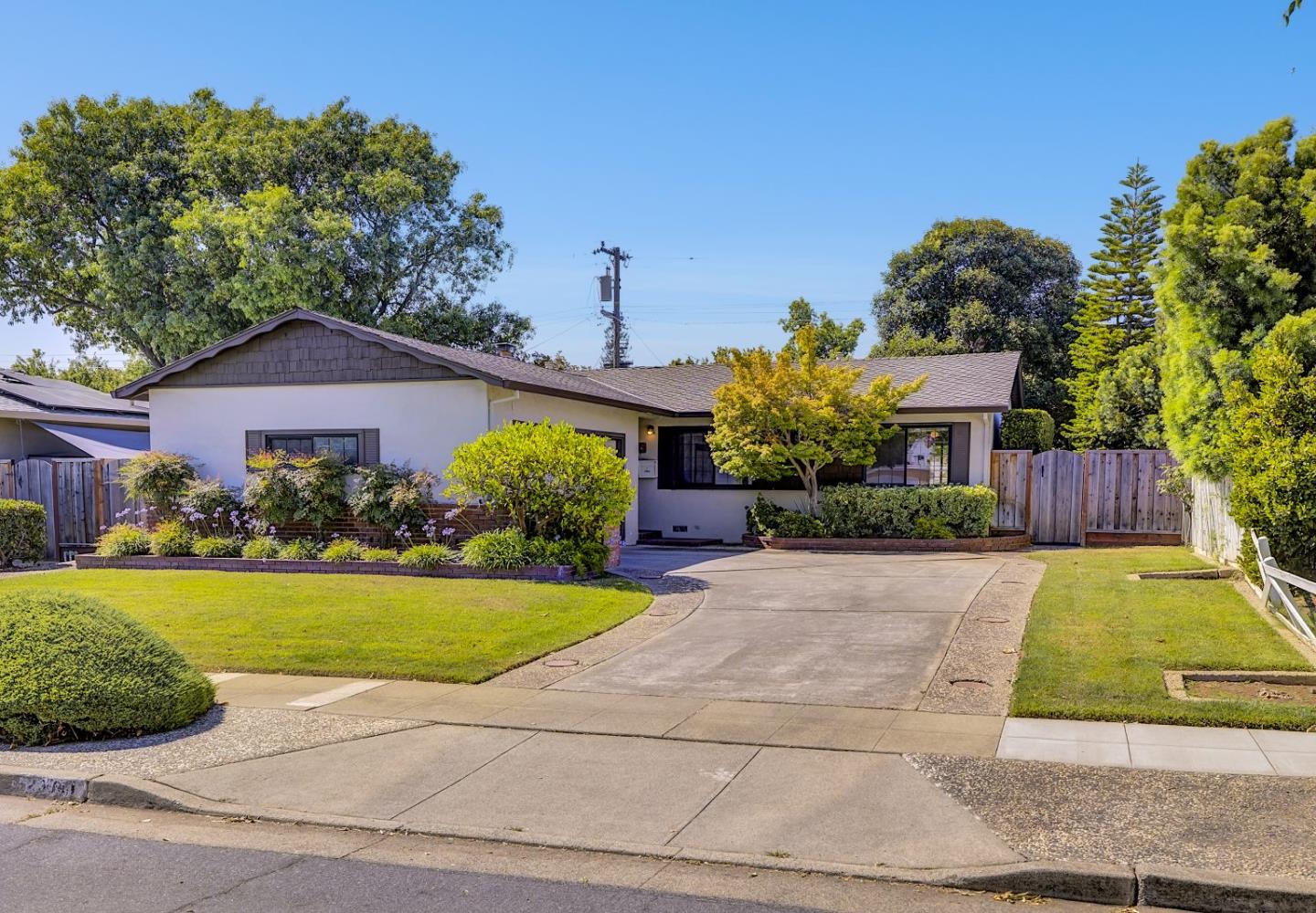 Detail Gallery Image 1 of 1 For 2364 Venn Ave, San Jose,  CA 95124 - 4 Beds | 2 Baths