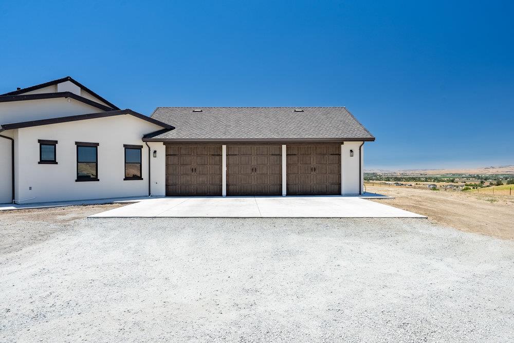 Detail Gallery Image 4 of 84 For 3000 Coppa Ct, Hollister,  CA 95023 - 3 Beds | 2/1 Baths