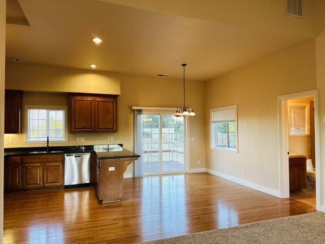 Detail Gallery Image 27 of 30 For 14930 Bonner Ct, Morgan Hill,  CA 95037 - 6 Beds | 5/1 Baths