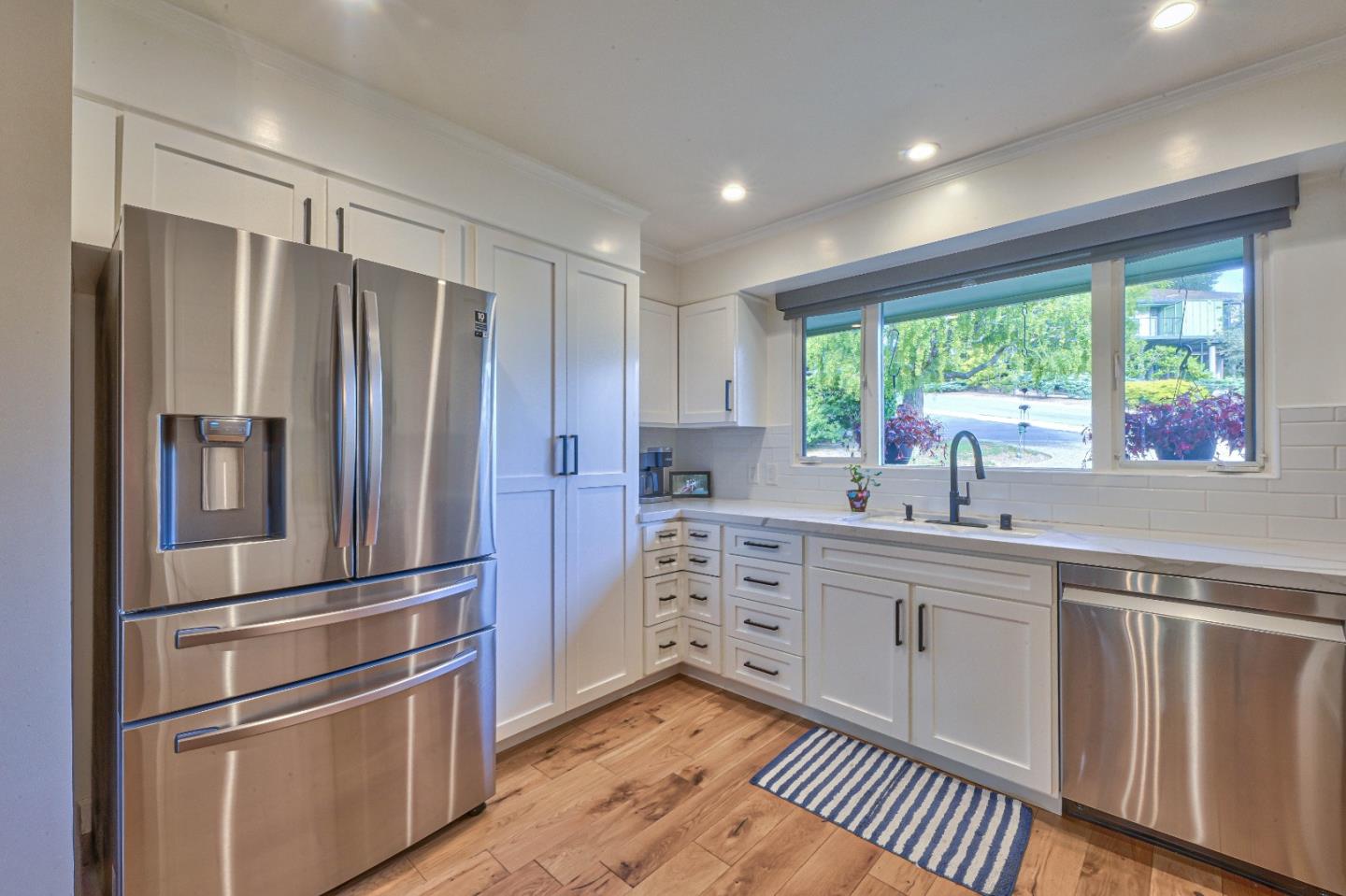 Detail Gallery Image 3 of 31 For 288 Del Mesa Carmel, Carmel,  CA 93923 - 2 Beds | 2 Baths