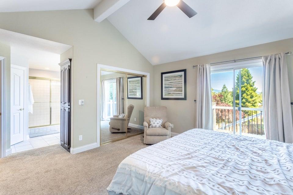 Detail Gallery Image 21 of 26 For 3755 Greenhaven Ln, Redding,  CA 96001 - 4 Beds | 3 Baths