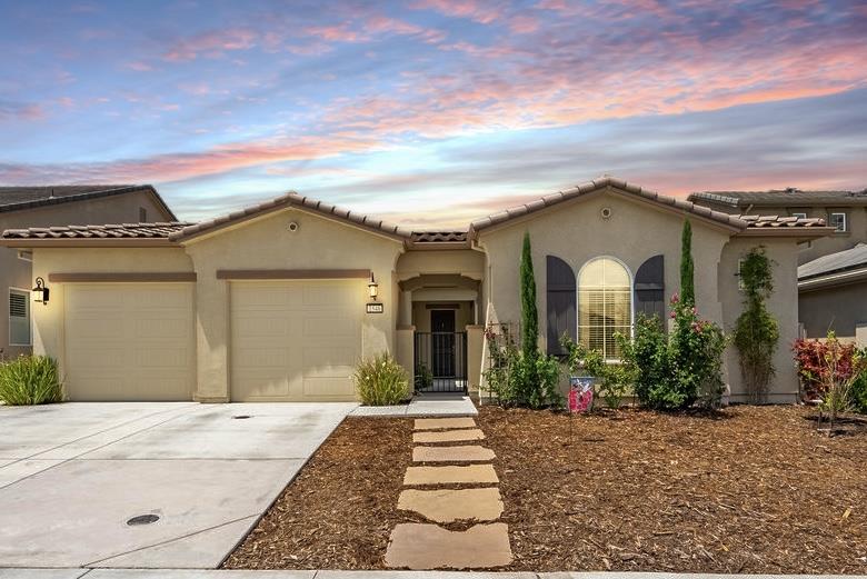 Detail Gallery Image 1 of 60 For 1548 Lily Ct, Hollister,  CA 95023 - 4 Beds | 3/1 Baths