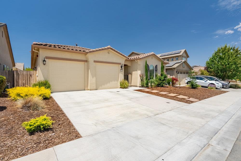 Detail Gallery Image 3 of 60 For 1548 Lily Ct, Hollister,  CA 95023 - 4 Beds | 3/1 Baths