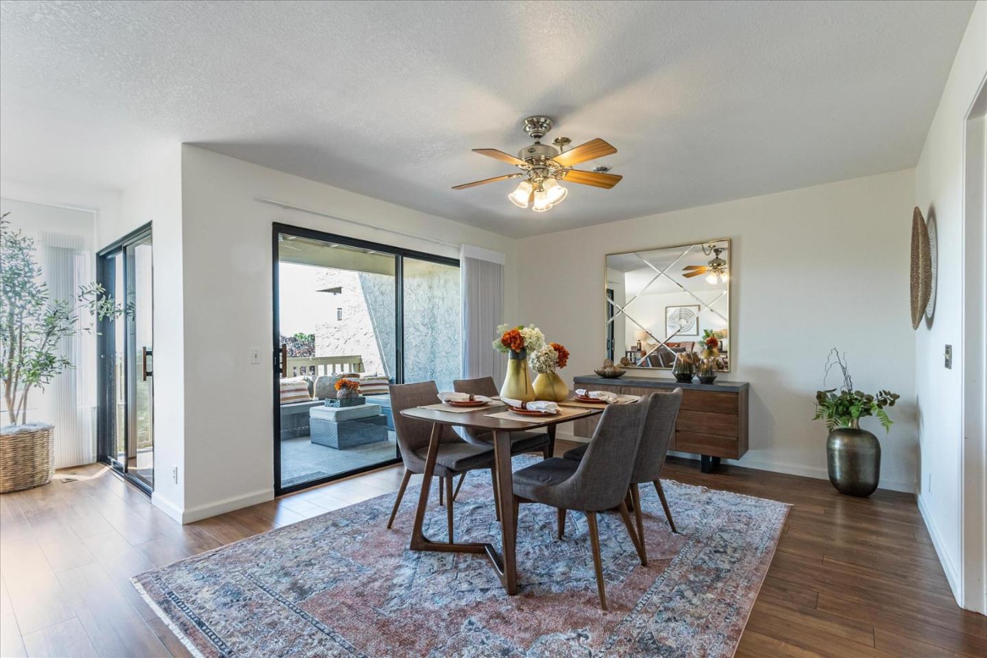 Detail Gallery Image 10 of 40 For 7335 via Laguna, San Jose,  CA 95135 - 2 Beds | 2 Baths