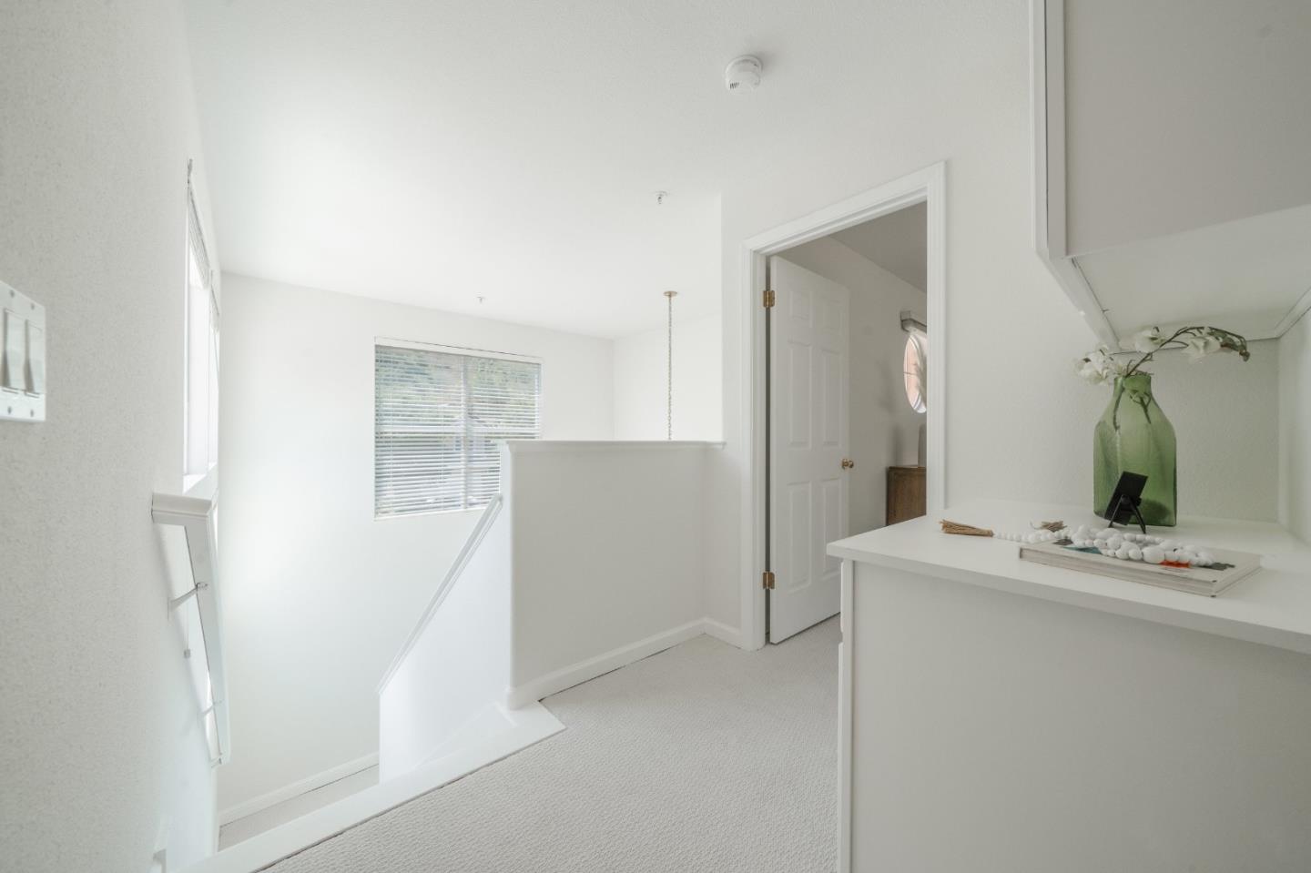 Detail Gallery Image 23 of 46 For 2623 Carlmont Dr, Belmont,  CA 94002 - 3 Beds | 2/1 Baths