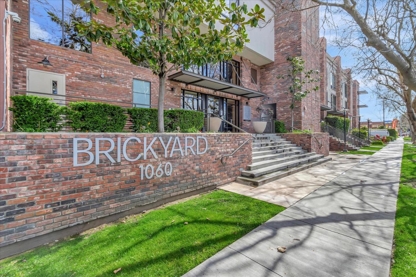 Browse active condo listings in BRICKYARD