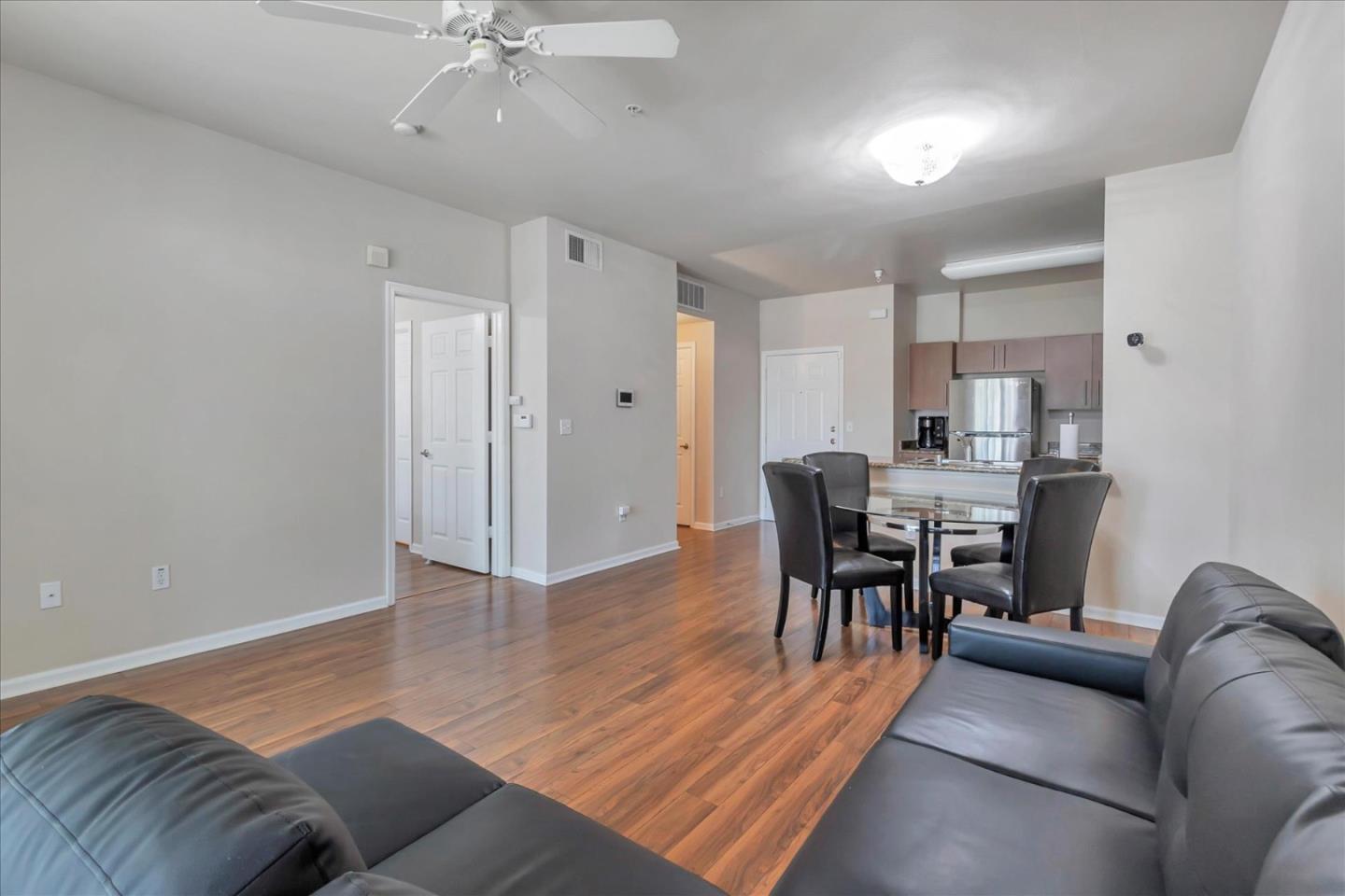 Detail Gallery Image 5 of 24 For 1060 S 3rd St #139,  San Jose,  CA 95112 - 1 Beds | 1 Baths