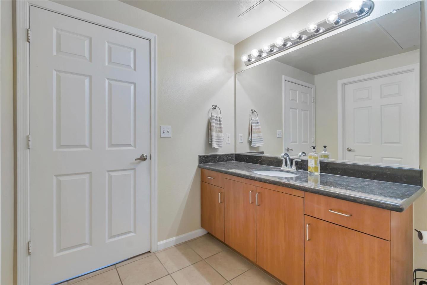 Detail Gallery Image 7 of 24 For 1060 S 3rd St #139,  San Jose,  CA 95112 - 1 Beds | 1 Baths