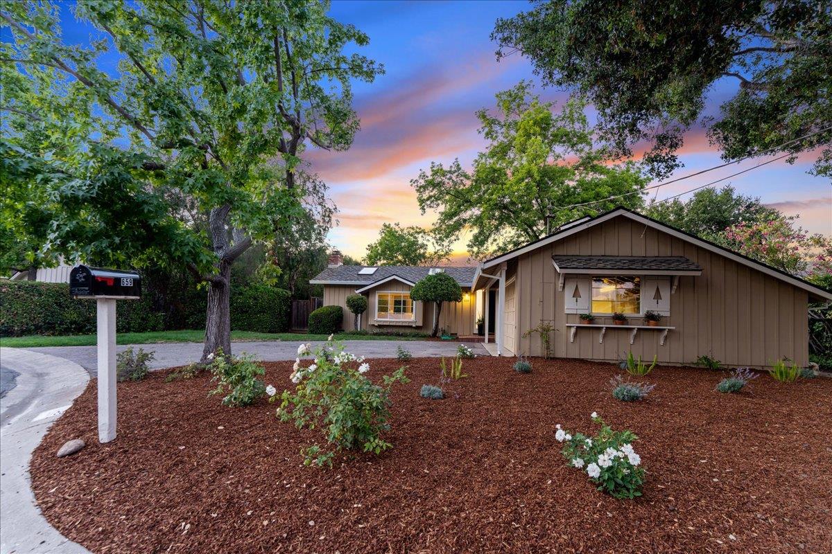 Detail Gallery Image 1 of 1 For 659 Rosewood Ct, Los Altos,  CA 94024 - 2 Beds | 2 Baths