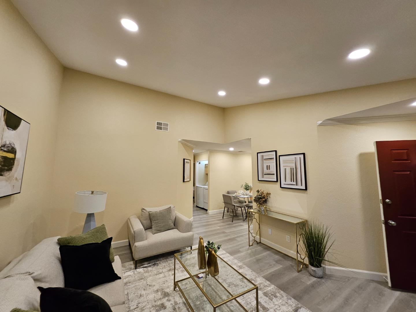 Detail Gallery Image 26 of 28 For 543 Shadow Dance Dr, San Jose,  CA 95110 - 2 Beds | 2 Baths