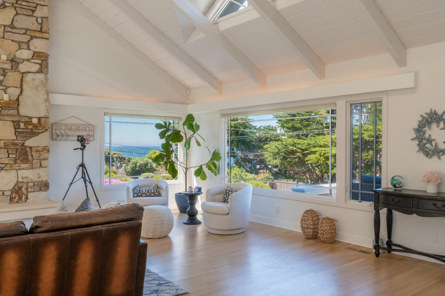 Detail Gallery Image 3 of 24 For 101 Yankee Point Dr, Carmel,  CA 93923 - 5 Beds | 4 Baths