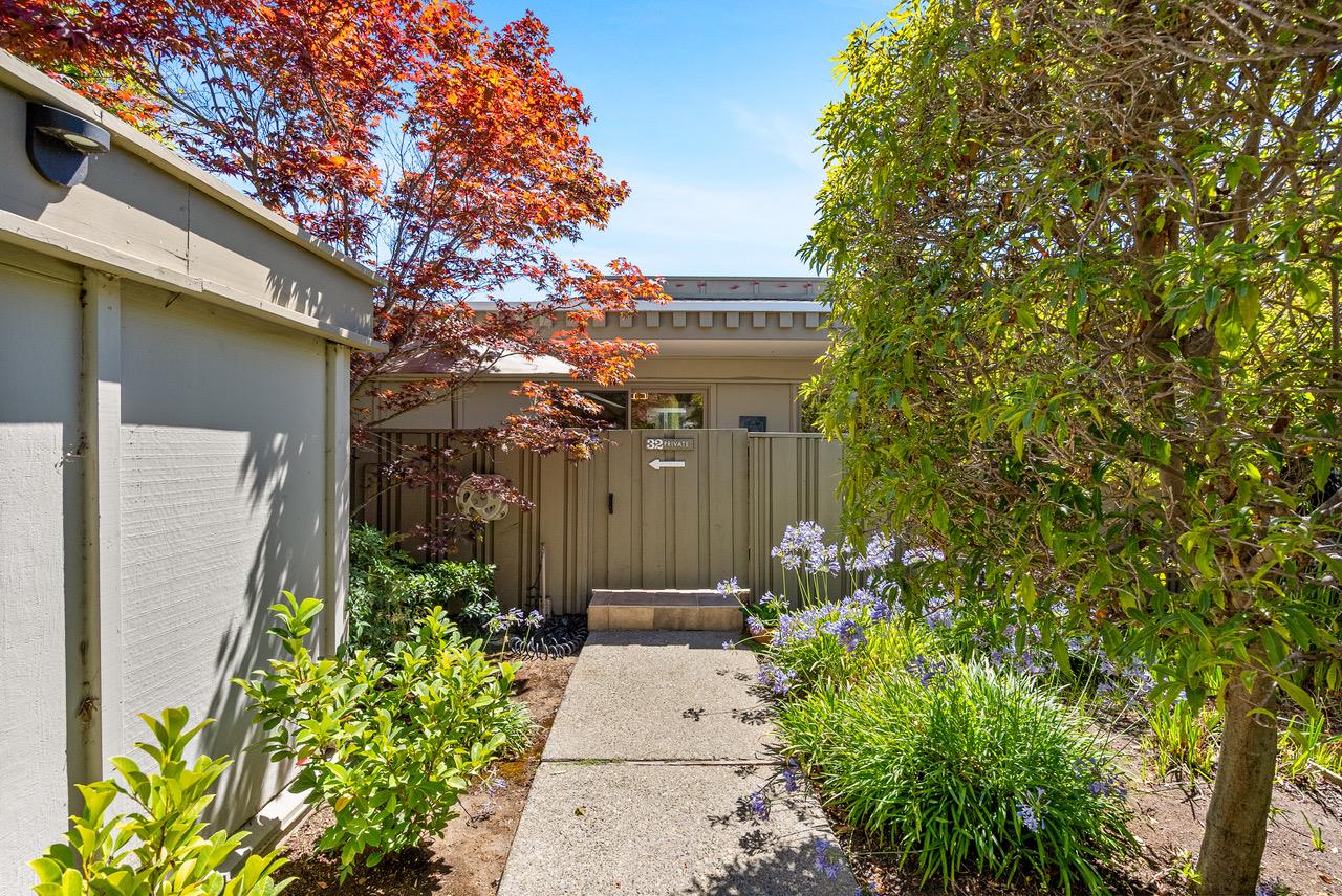 Detail Gallery Image 27 of 29 For 32 Los Altos Square, Los Altos,  CA 94022 - 2 Beds | 2 Baths