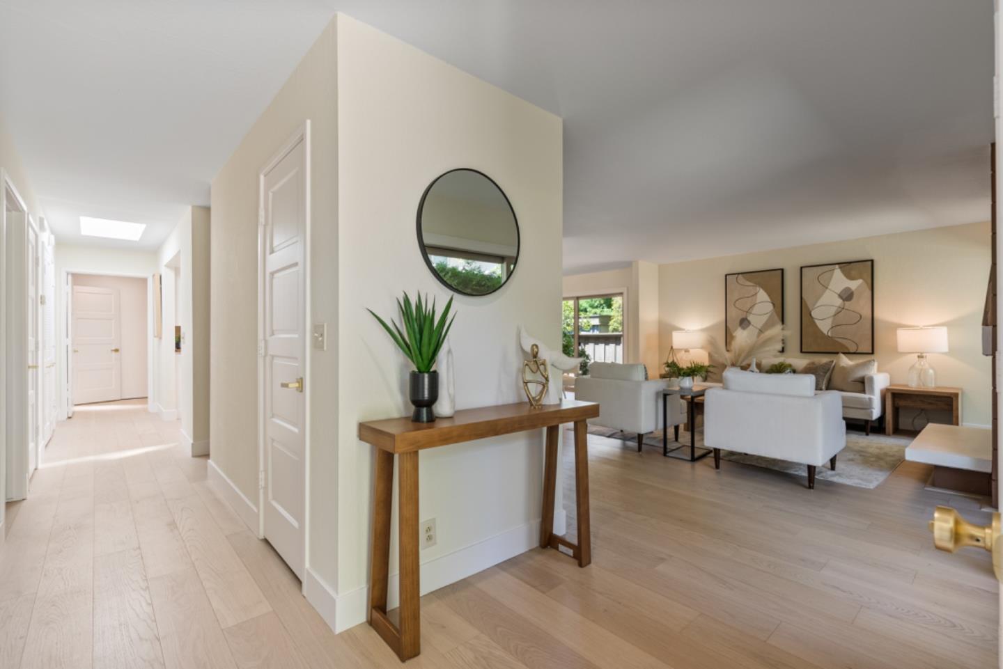 Detail Gallery Image 3 of 29 For 32 Los Altos Square, Los Altos,  CA 94022 - 2 Beds | 2 Baths