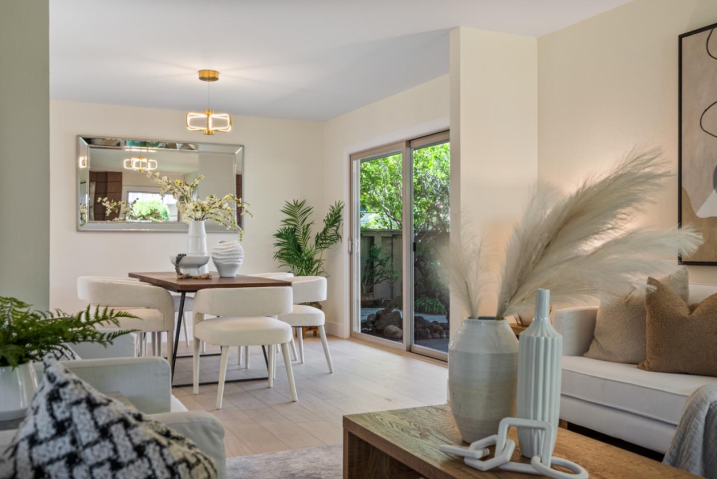 Detail Gallery Image 9 of 29 For 32 Los Altos Square, Los Altos,  CA 94022 - 2 Beds | 2 Baths