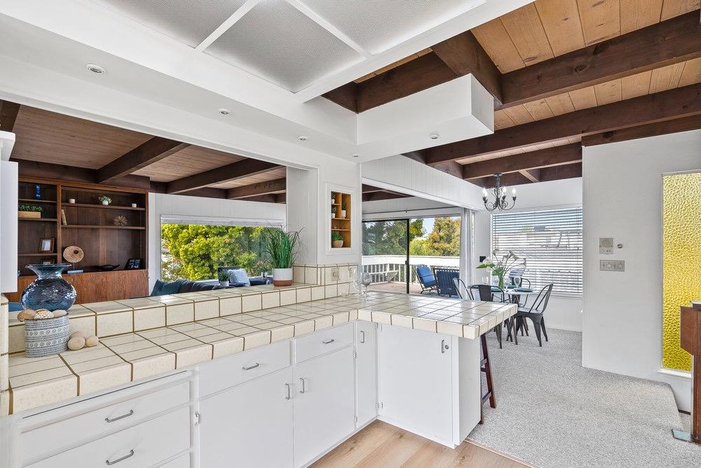 Detail Gallery Image 14 of 39 For 622 Cliff Dr, Aptos,  CA 95003 - 3 Beds | 2 Baths