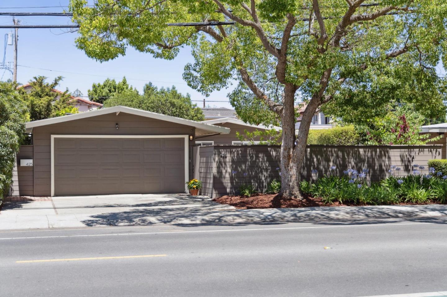 Detail Gallery Image 1 of 1 For 425 E Meadow Dr, Palo Alto,  CA 94306 - 3 Beds | 1 Baths