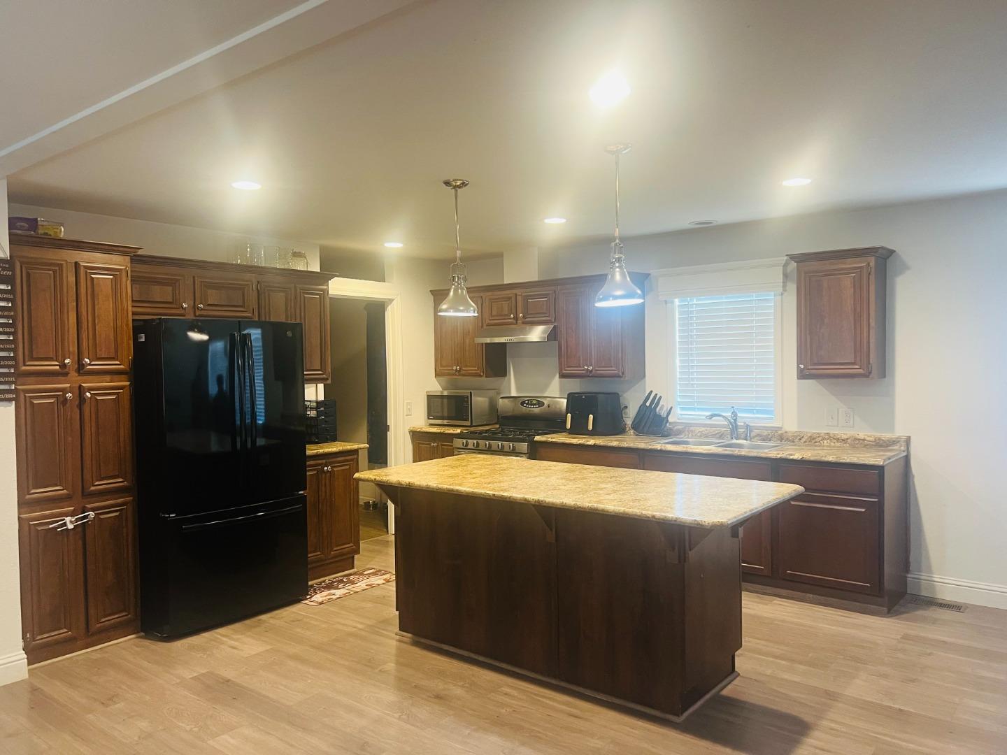 Detail Gallery Image 2 of 18 For 267 Mercury Cir #2-267,  Santa Nella,  CA 95322 - 4 Beds | 2 Baths