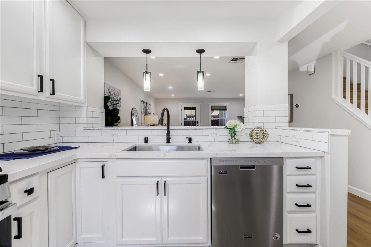 Detail Gallery Image 29 of 62 For 857 Carlisle Way #112,  Sunnyvale,  CA 94087 - 2 Beds | 2/1 Baths