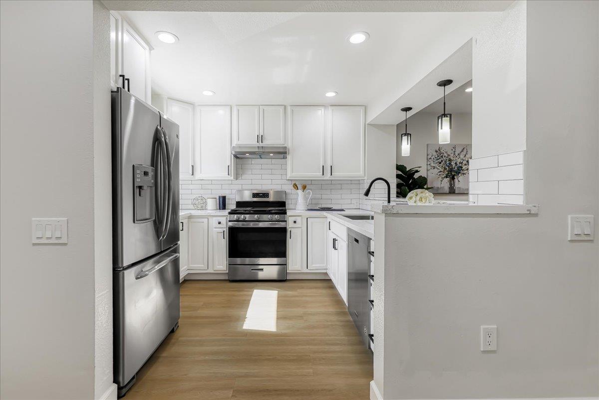 Detail Gallery Image 31 of 62 For 857 Carlisle Way #112,  Sunnyvale,  CA 94087 - 2 Beds | 2/1 Baths