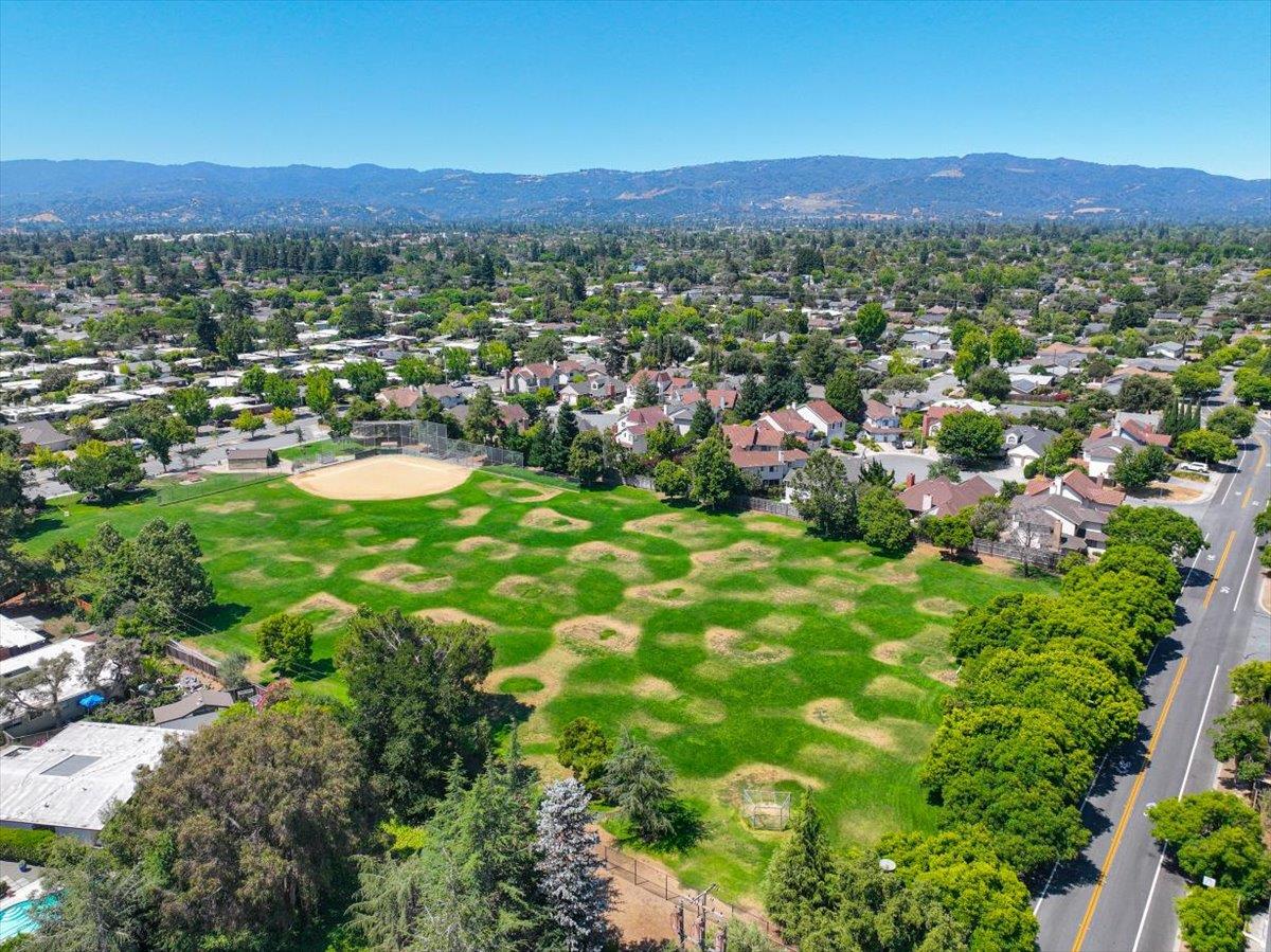 Detail Gallery Image 9 of 62 For 857 Carlisle Way #112,  Sunnyvale,  CA 94087 - 2 Beds | 2/1 Baths