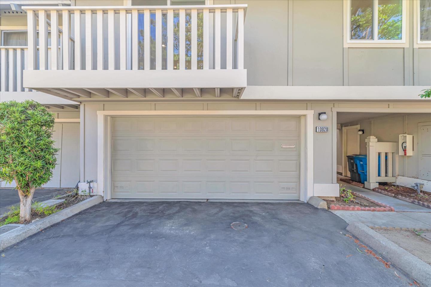 Detail Gallery Image 1 of 1 For 10928 Northshore Sq, Cupertino,  CA 95014 - 2 Beds | 2 Baths