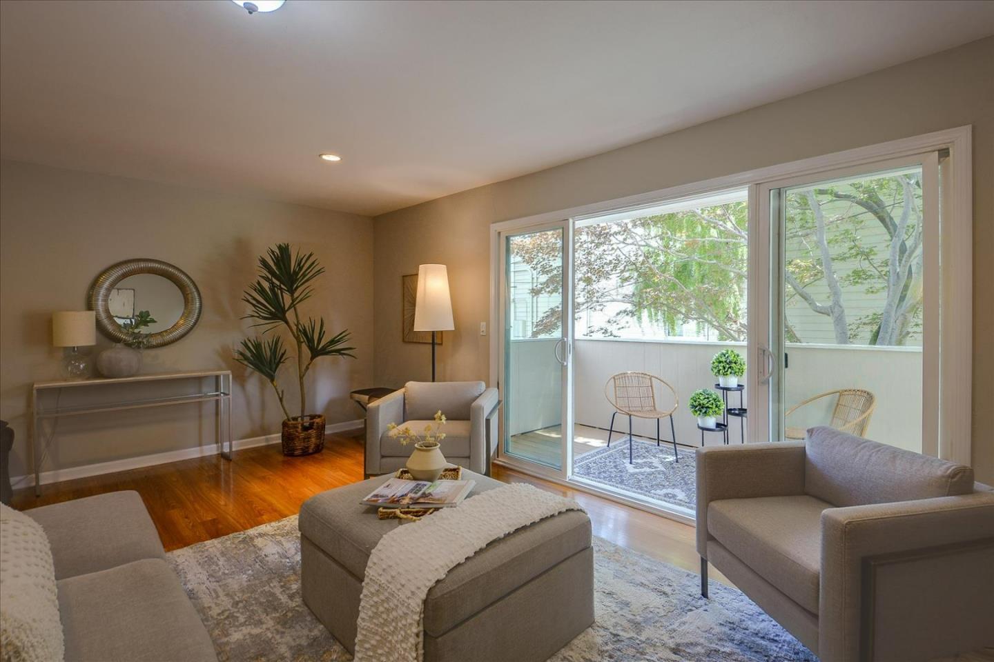 Detail Gallery Image 1 of 22 For 1898 Meridian Ave #19,  San Jose,  CA 95125 - 3 Beds | 2 Baths