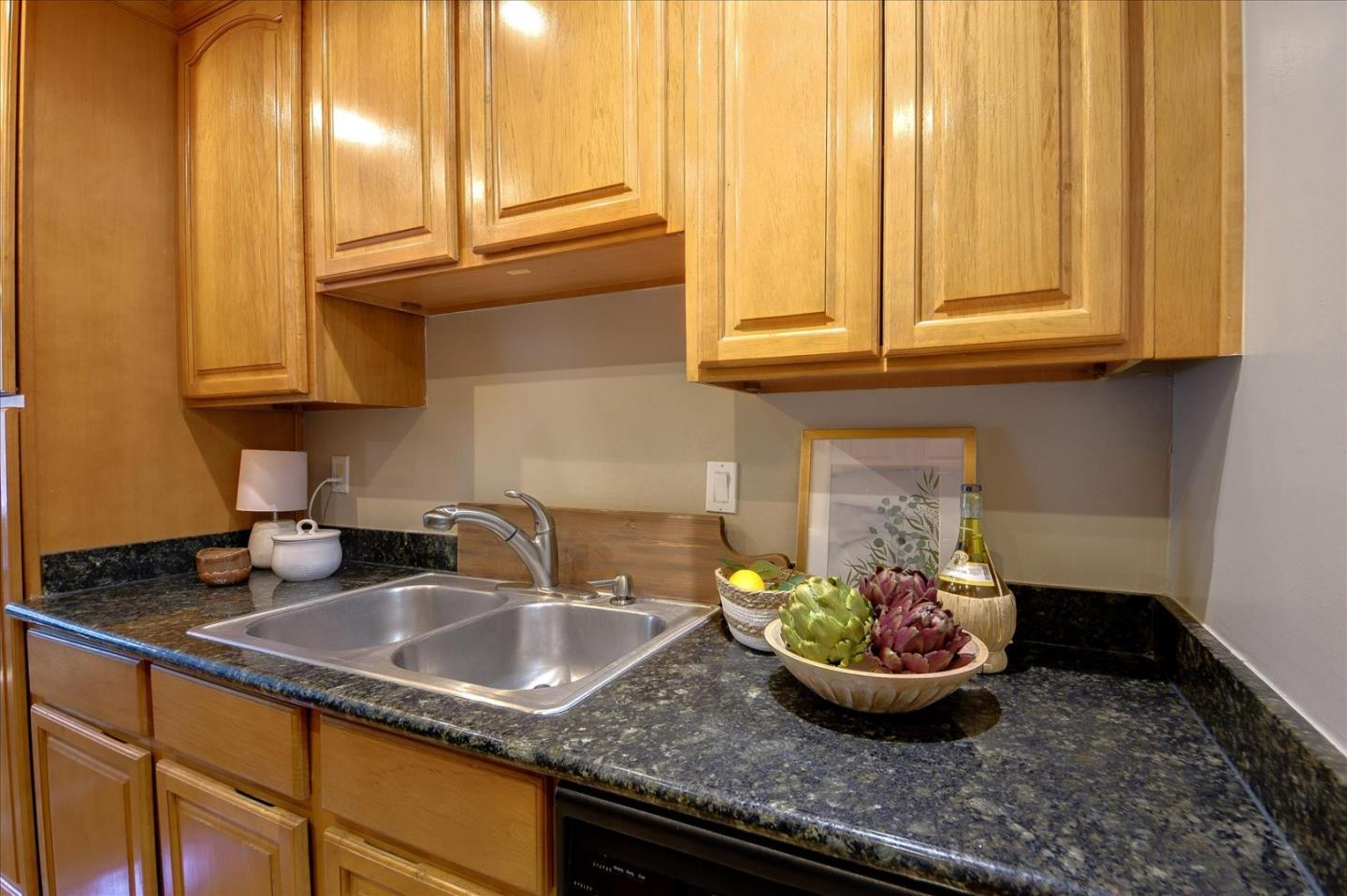 Detail Gallery Image 12 of 22 For 1898 Meridian Ave #19,  San Jose,  CA 95125 - 3 Beds | 2 Baths