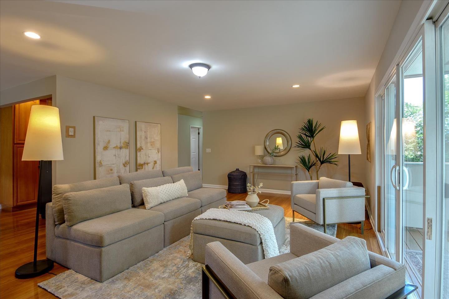 Detail Gallery Image 7 of 22 For 1898 Meridian Ave #19,  San Jose,  CA 95125 - 3 Beds | 2 Baths