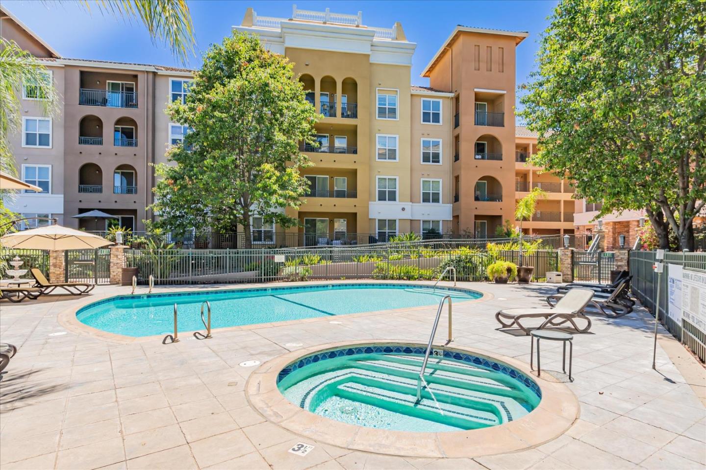 Detail Gallery Image 7 of 12 For 1445 Fruitdale Ave #223,  San Jose,  CA 95128 - 2 Beds | 2 Baths