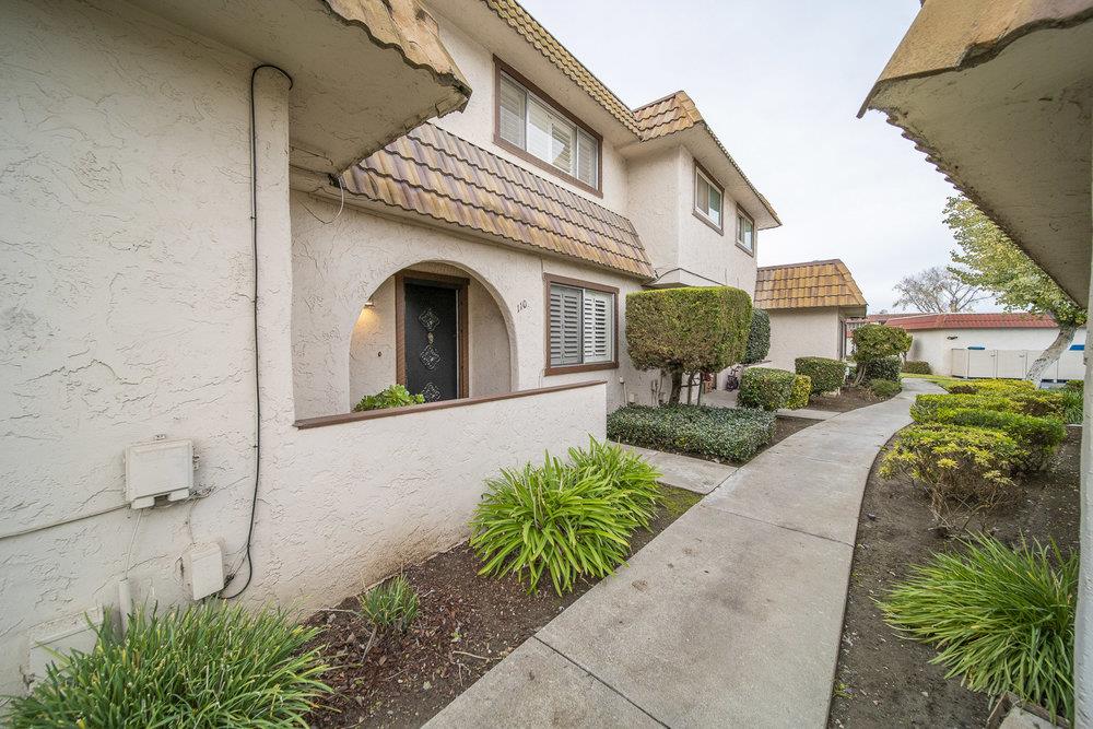 Detail Gallery Image 3 of 26 For 110 Villa Pacheco Ct, Hollister,  CA 95023 - 2 Beds | 2/1 Baths