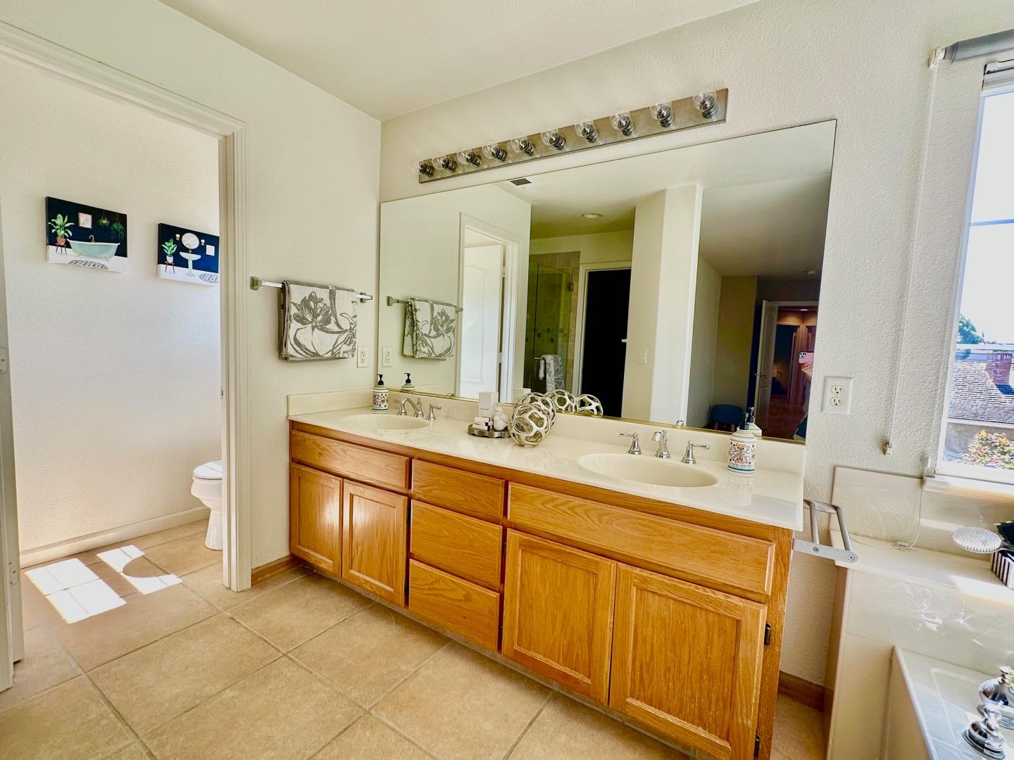 Detail Gallery Image 21 of 42 For 2195 Kingsbury Cir, Santa Clara,  CA 95054 - 3 Beds | 2/1 Baths