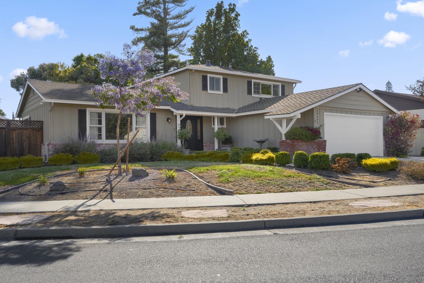 Detail Gallery Image 3 of 21 For 10494 Dempster Ave, Cupertino,  CA 95014 - 4 Beds | 3 Baths