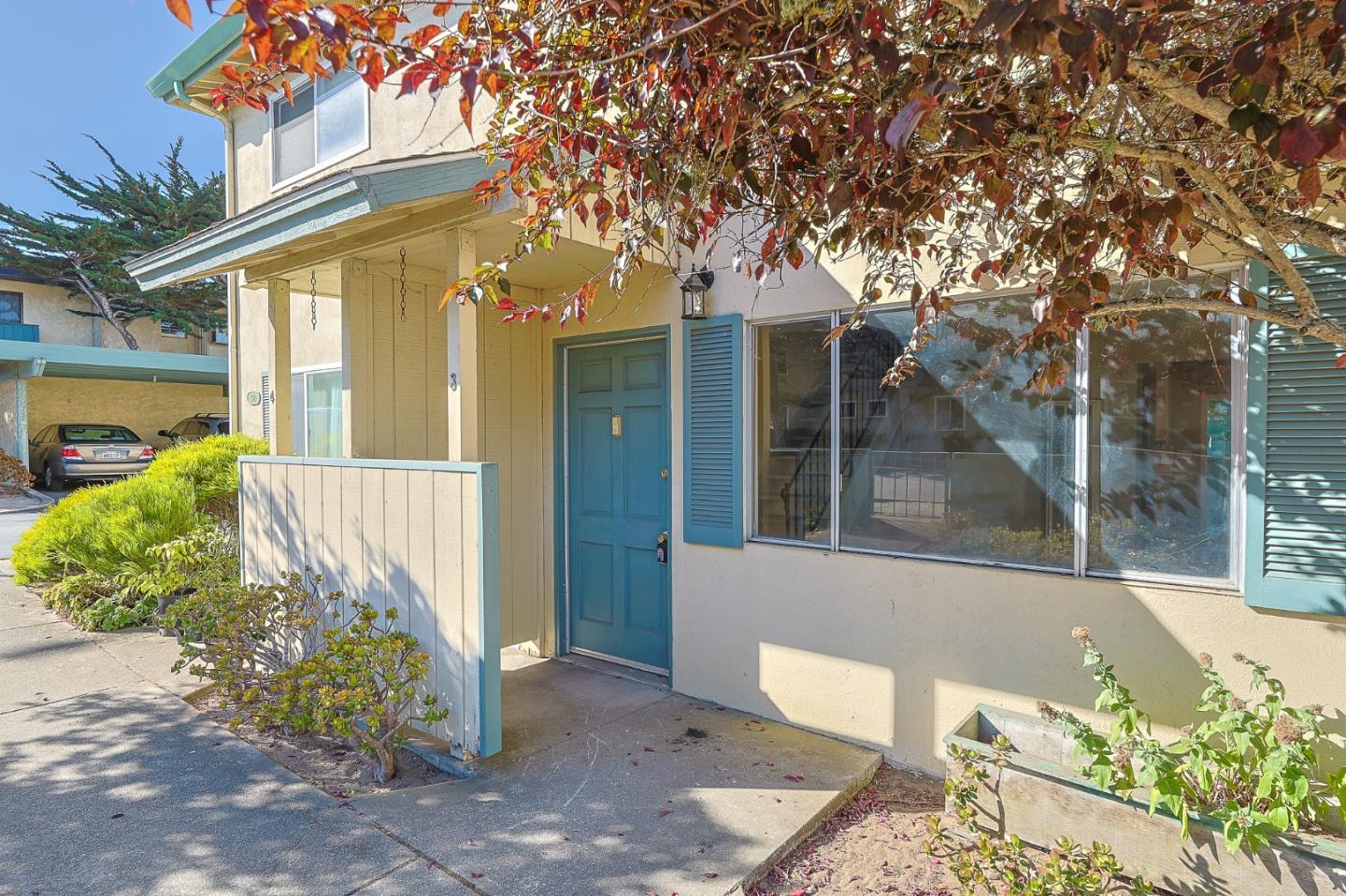 Detail Gallery Image 1 of 21 For 320 Carmel Ave #3,  Marina,  CA 93933 - 2 Beds | 1/1 Baths