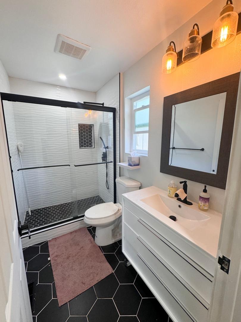 Detail Gallery Image 17 of 24 For 749 6th St, Richmond,  CA 94801 - 3 Beds | 1/1 Baths