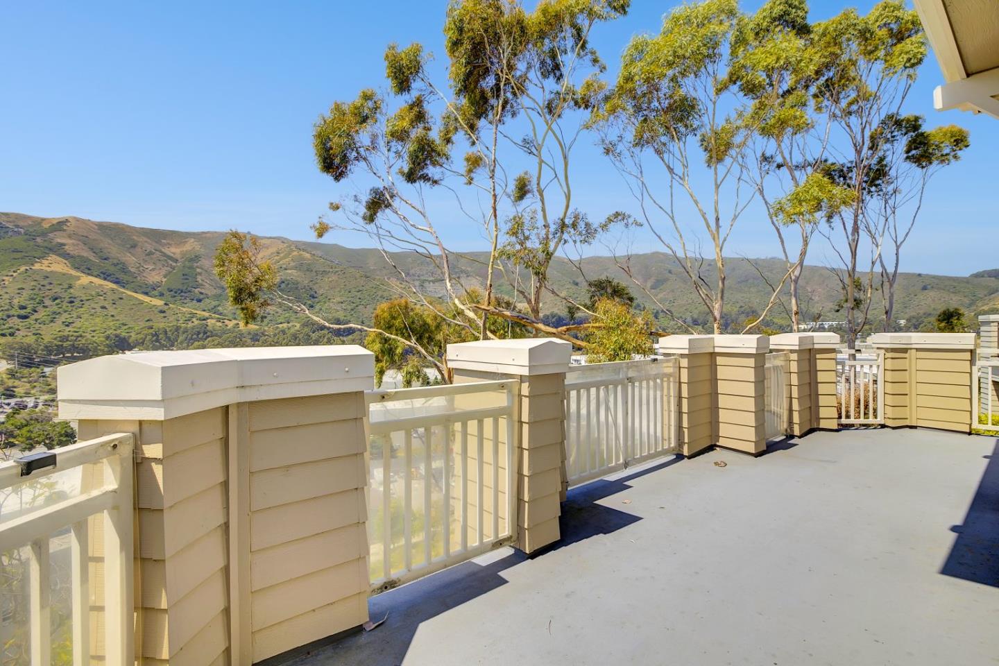 Detail Gallery Image 34 of 56 For 123 Kestrel Ct, Brisbane,  CA 94005 - 3 Beds | 2/1 Baths