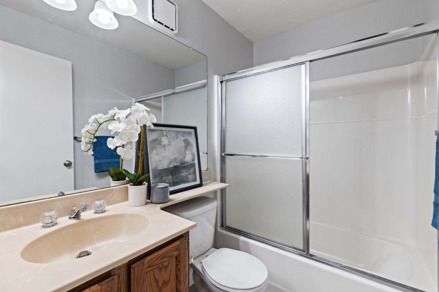 Detail Gallery Image 9 of 24 For 313 Michelle Ln, Daly City,  CA 94015 - 3 Beds | 2/1 Baths