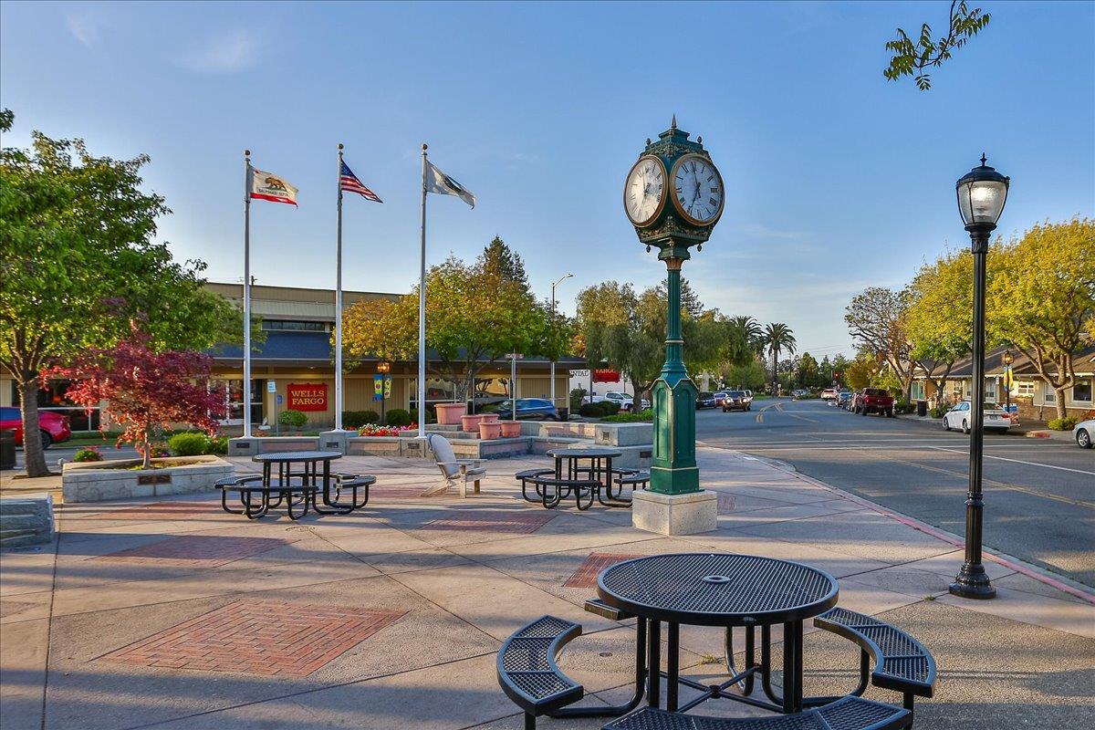 Detail Gallery Image 34 of 37 For 100 1st St #302,  Los Altos,  CA 94022 - 3 Beds | 3 Baths