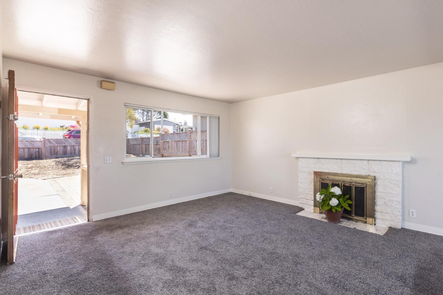 Detail Gallery Image 5 of 20 For 1757 Havana St, Seaside,  CA 93955 - 3 Beds | 1/1 Baths