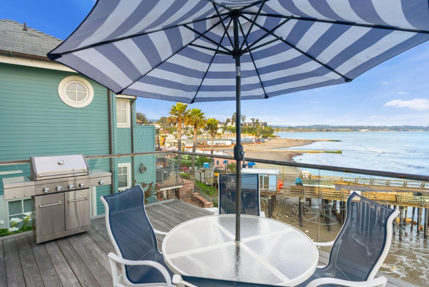 Detail Gallery Image 16 of 54 For 4930 Cliff Dr, Capitola,  CA 95010 - 3 Beds | 2 Baths