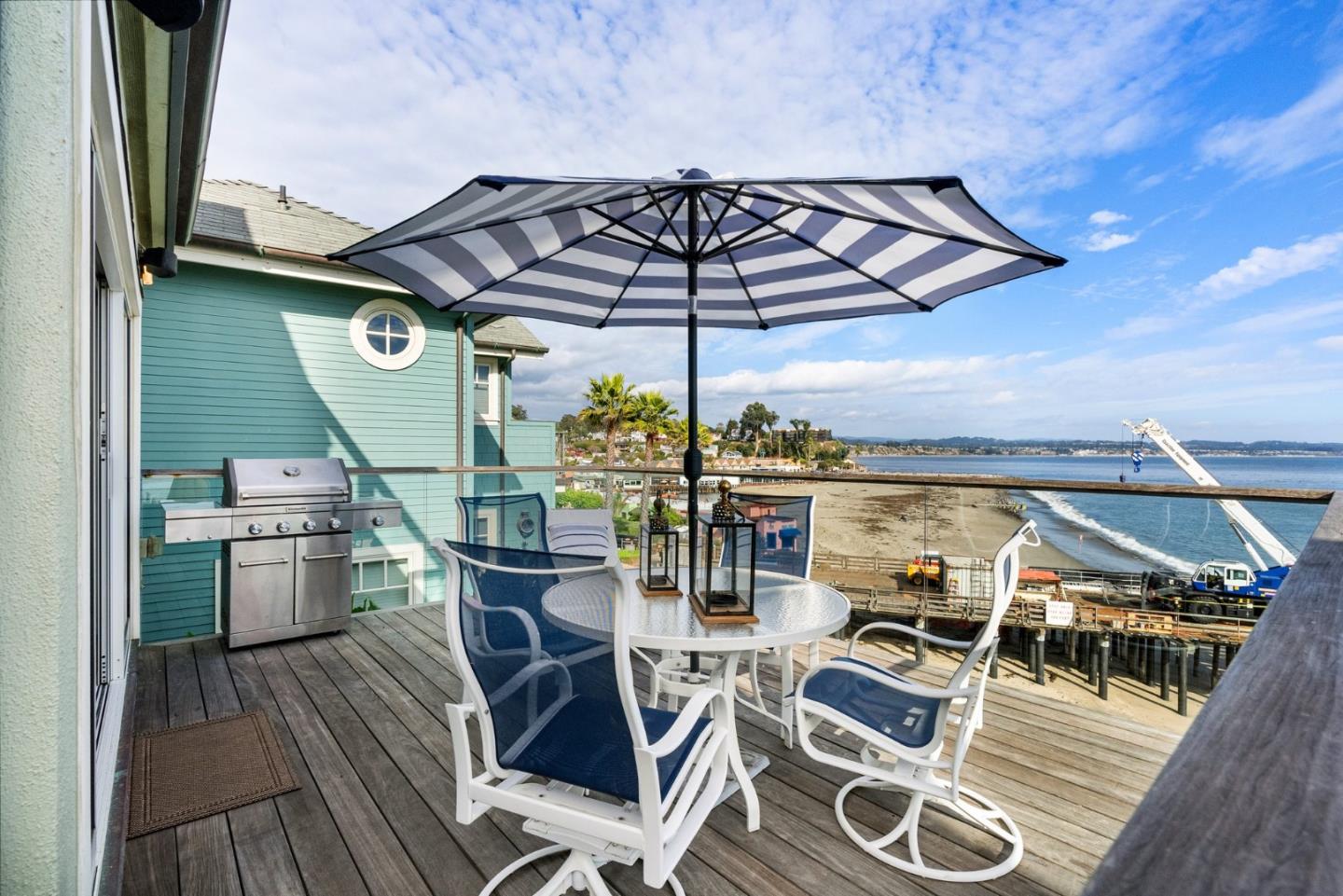 Detail Gallery Image 20 of 54 For 4930 Cliff Dr, Capitola,  CA 95010 - 3 Beds | 2 Baths