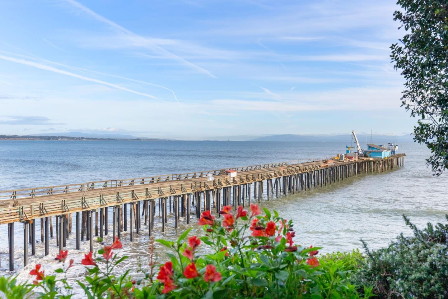 Detail Gallery Image 25 of 54 For 4930 Cliff Dr, Capitola,  CA 95010 - 3 Beds | 2 Baths