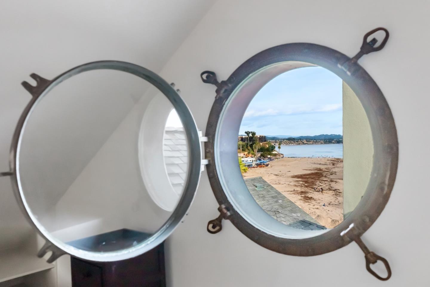 Detail Gallery Image 40 of 54 For 4930 Cliff Dr, Capitola,  CA 95010 - 3 Beds | 2 Baths