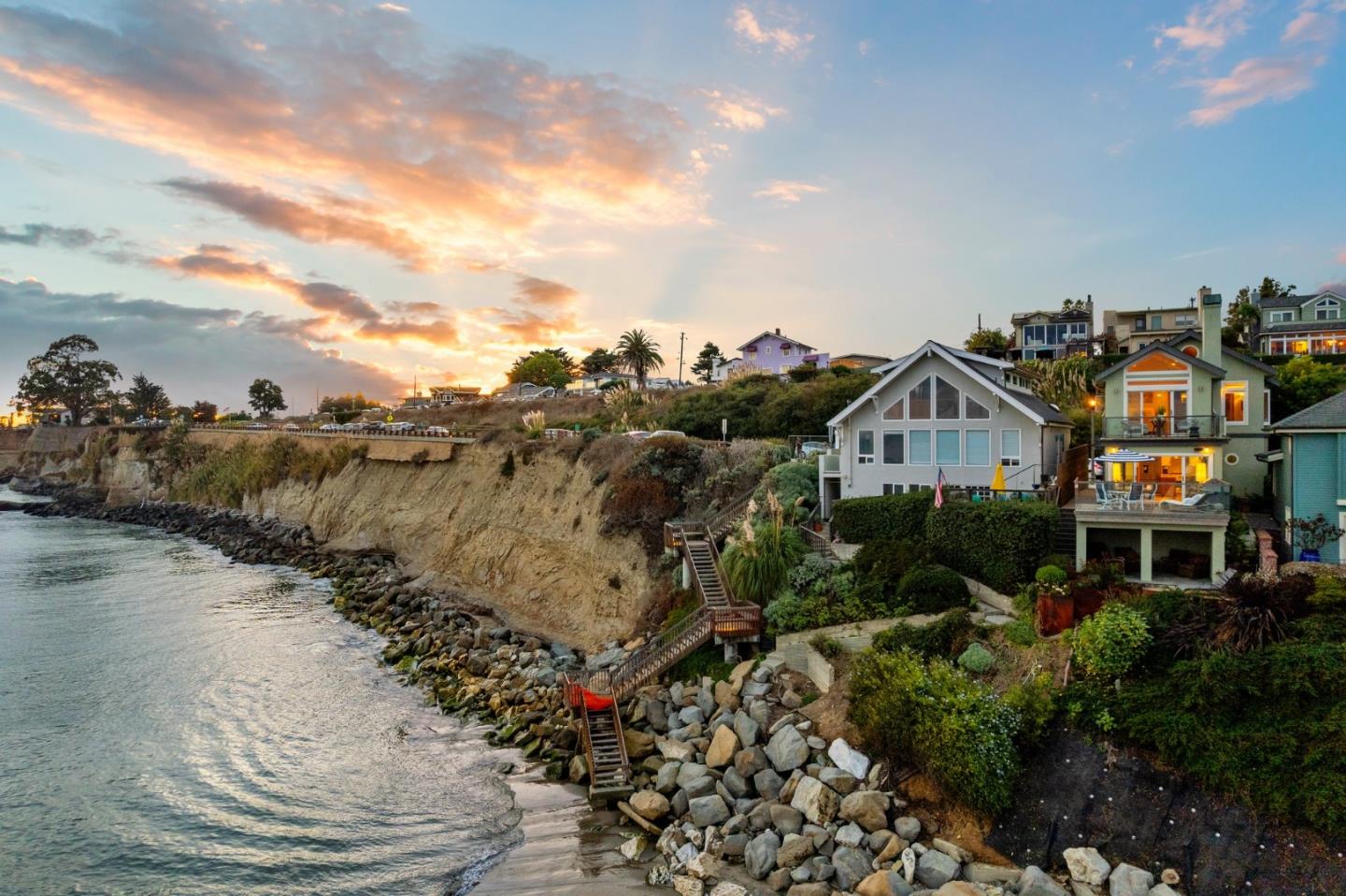 Detail Gallery Image 49 of 54 For 4930 Cliff Dr, Capitola,  CA 95010 - 3 Beds | 2 Baths