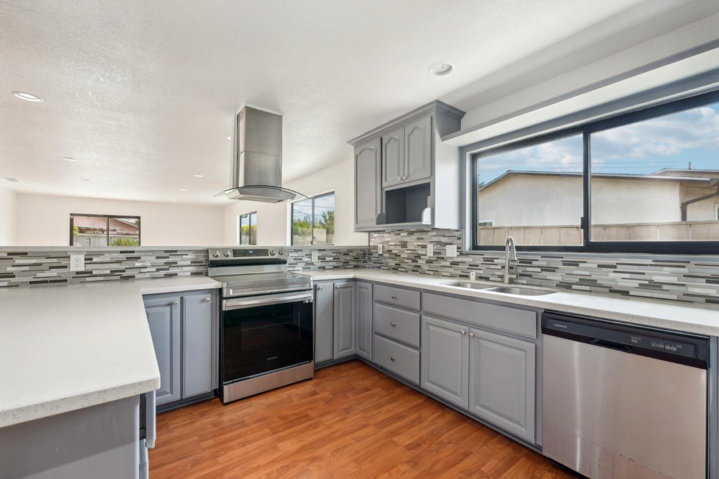 Detail Gallery Image 13 of 38 For 1564 Trinity Way, Salinas,  CA 93906 - 3 Beds | 2 Baths